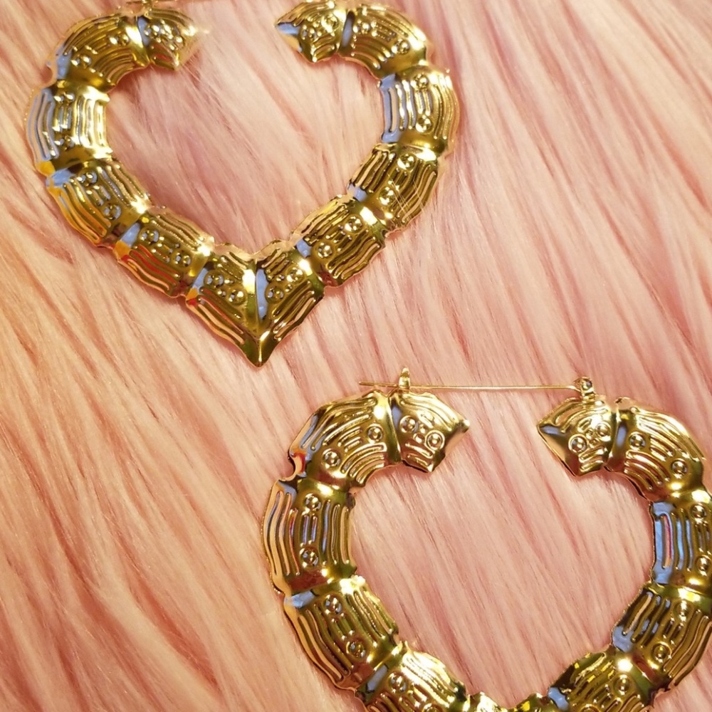 🌺🗿Gold Heart Shaped Bamboo Earrings